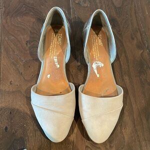 TOMS pointed toe flats